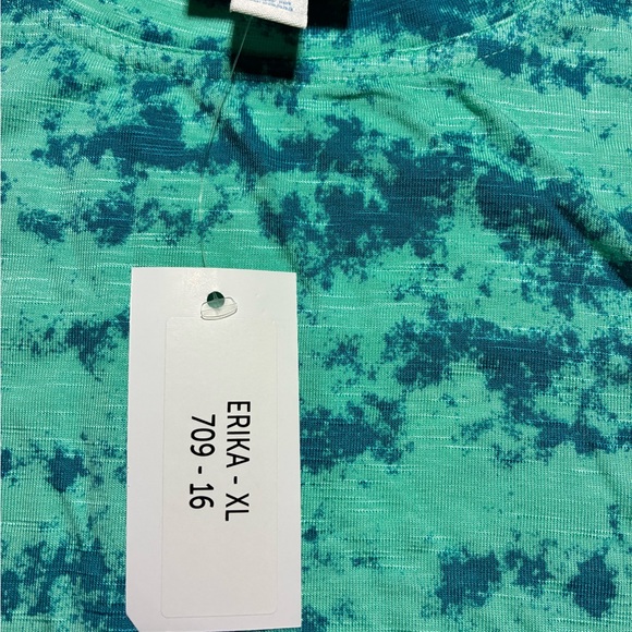 LuLaRoe Teal Marbled Short Sleeve Top - Picture 3 of 3